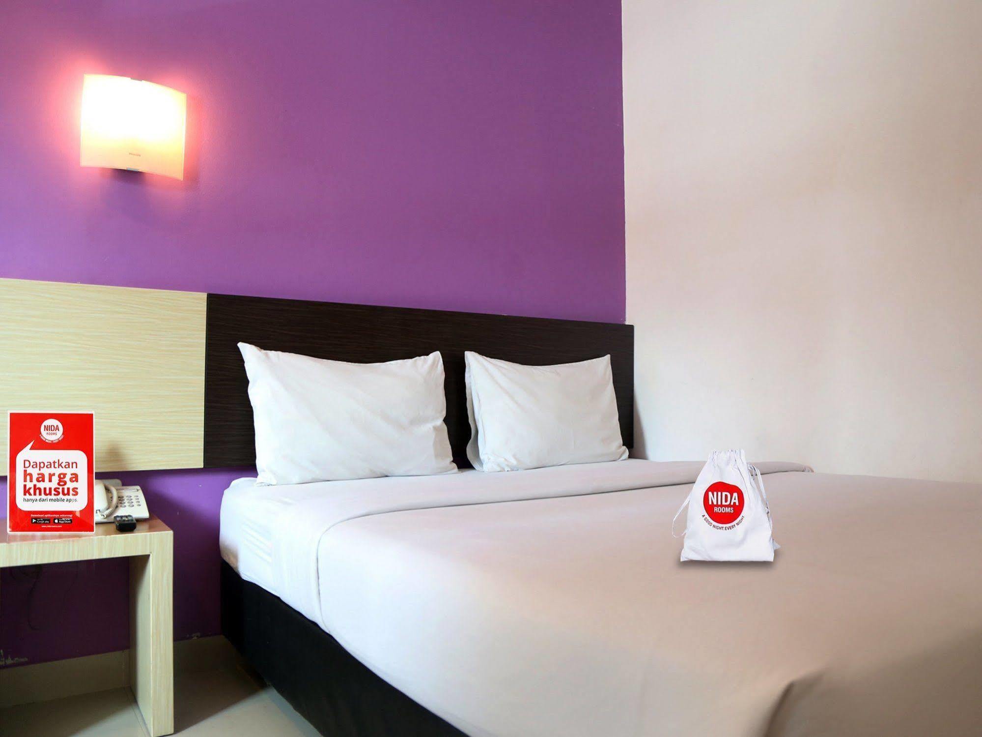 Nida Rooms Makassar Ahmad Yani Buitenkant foto