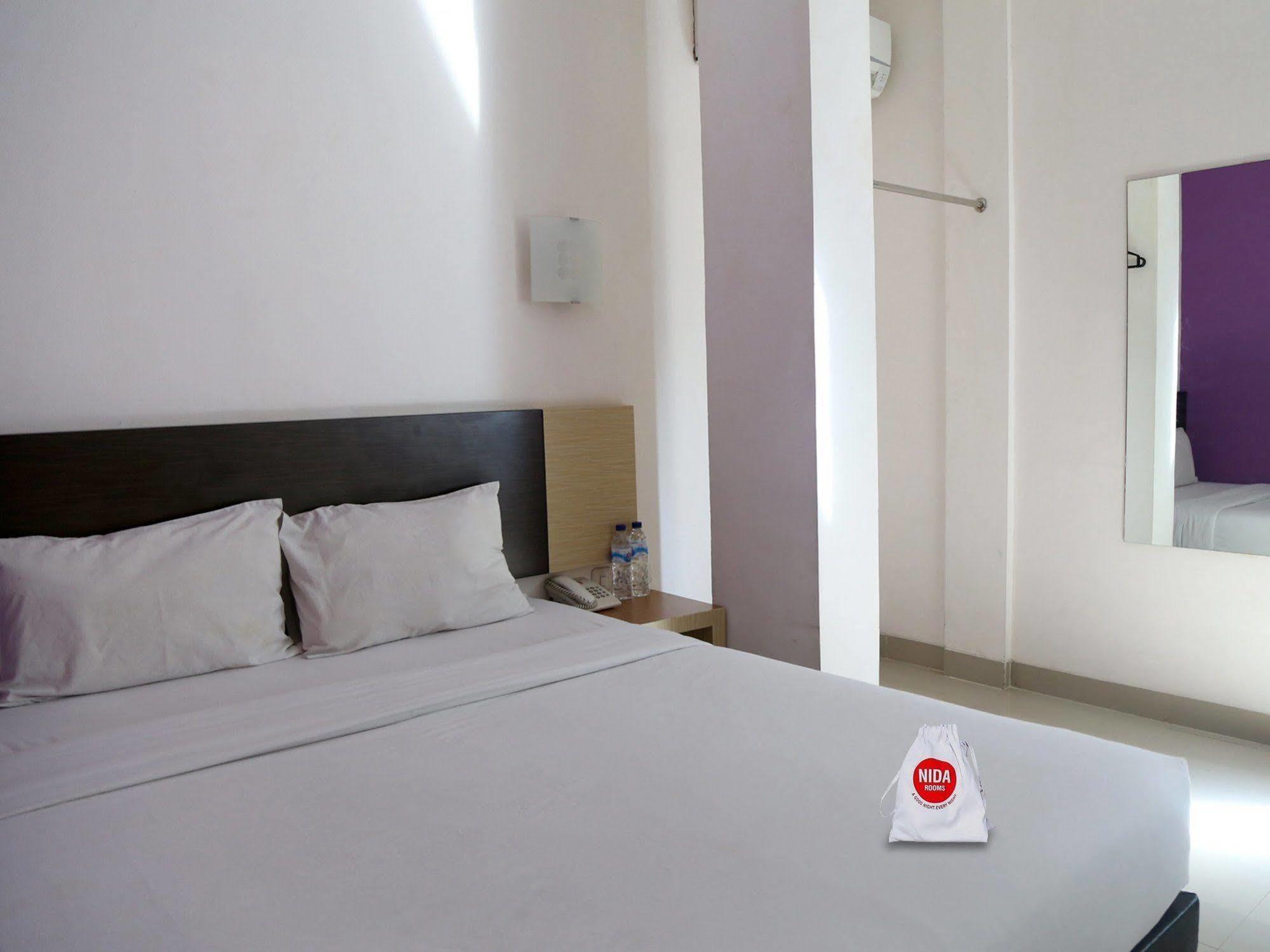 Nida Rooms Makassar Ahmad Yani Buitenkant foto